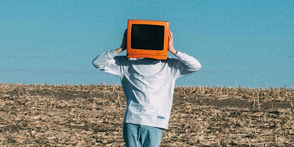 Clarity and Cognisance: Discerning the human mind from A.I.